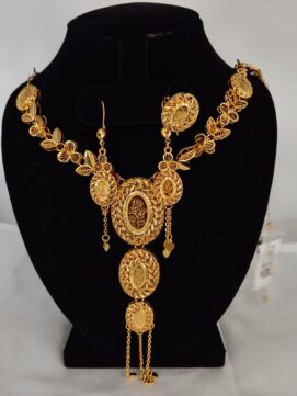 Elegant Oval Floral Gold Finish Necklace Set
