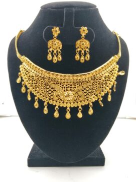 Divine Gold-Plated Filigree Choker with Lace-Cut Detailing and Matching Drop Earrings
