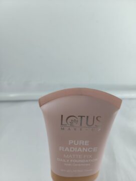 Lotus Make-Up Pure Radiance Matte Fix Daily Foundation SPF 20