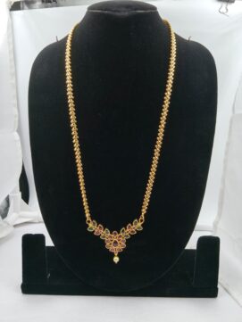 Gold-Plated Traditional Leaf Chain Necklace with Kemp Stone Pendant
