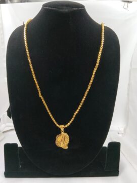 Gold-Plated Filigree Leaf Pendant Chain Necklace