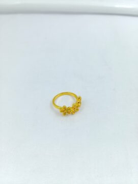 CNA RING22 B15 Gold-Tone Triple Flower Minimal Ring