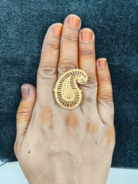 [SKU] Gold-Tone Paisley Filigree Statement Cocktail Ring
