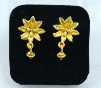R ER 30 Gold-Tone Star Flower Drop Stud Earrings