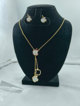 Romantic Bloom Resin Rose Necklace Set – Elegant Layered Floral Pendant & Matching Stud Earrings Collection