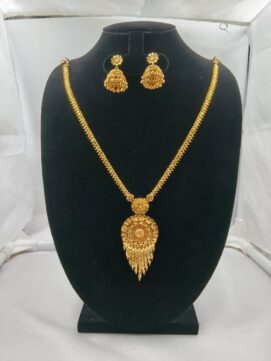 R HARAM3880N - Gold Tone Traditional Filigree Haram Set with Earrings