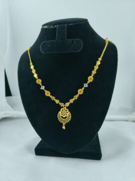 R NECKLACE 640N - Gold Tone Floral Stone Short Necklace with AD & Ruby Accents