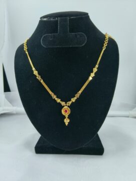 R NECKLACE 480N - Gold Tone Floral Mesh Chain Necklace with Ruby Pendant & Drop